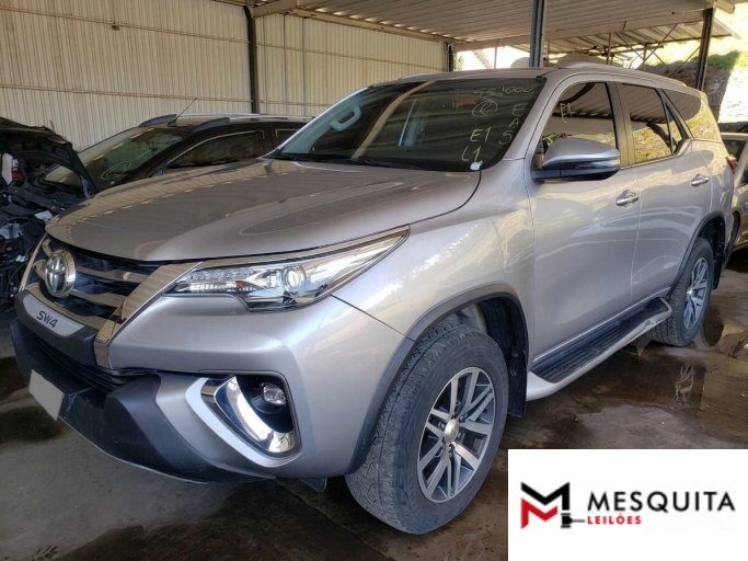 TOYOTA HILUX SW4 17/18