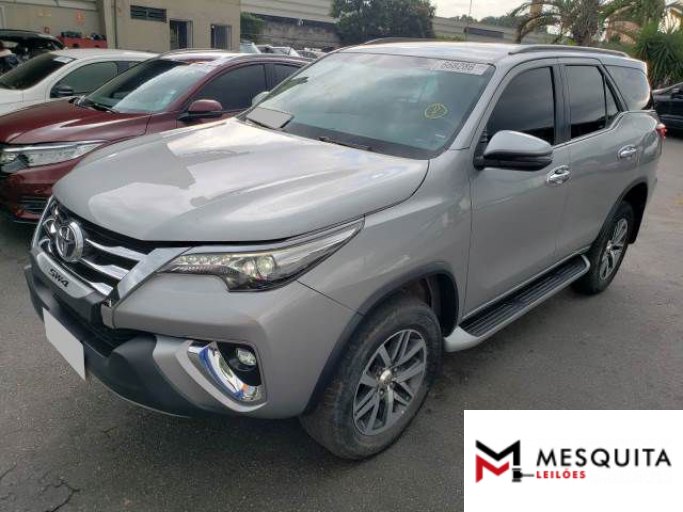 TOYOTA HILUX SW4 19/19