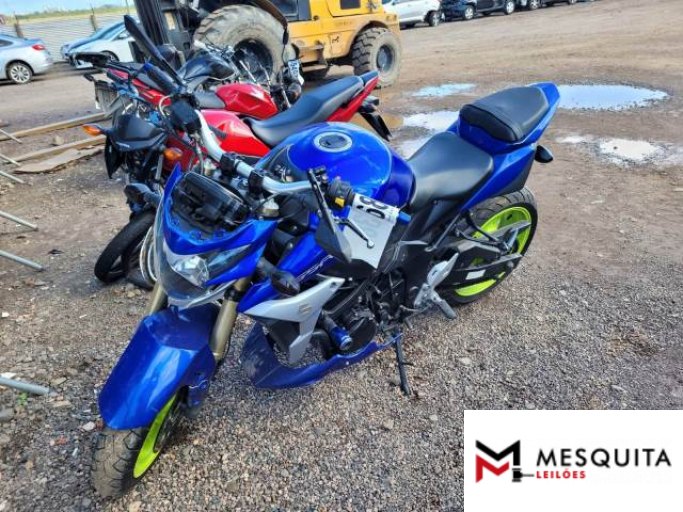 SUZUKI GSR 750 15/15